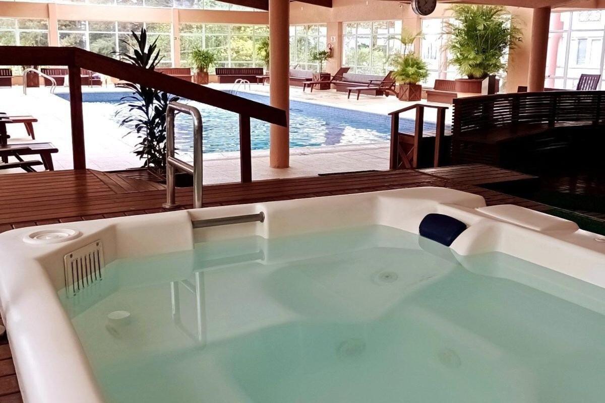 Apartamento No Residencial Village No Centro De Gramado, Com Piscina Aquecida E Hidromassagem المظهر الخارجي الصورة